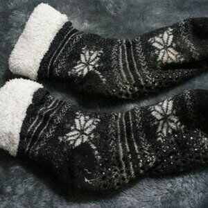 NEW SLIPPER SOCKS BLACK GRAY WITH SHERPA LINING